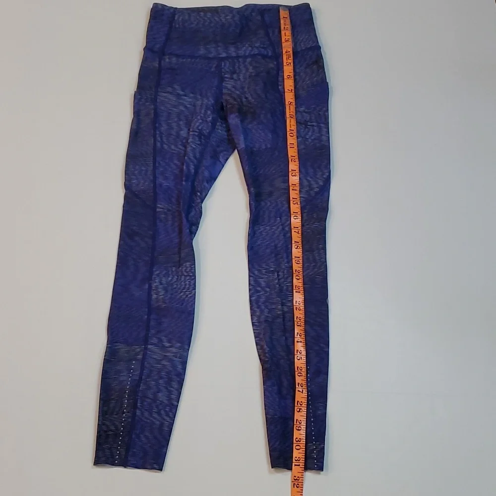 #938 Lululemon leggings size 4 b576.